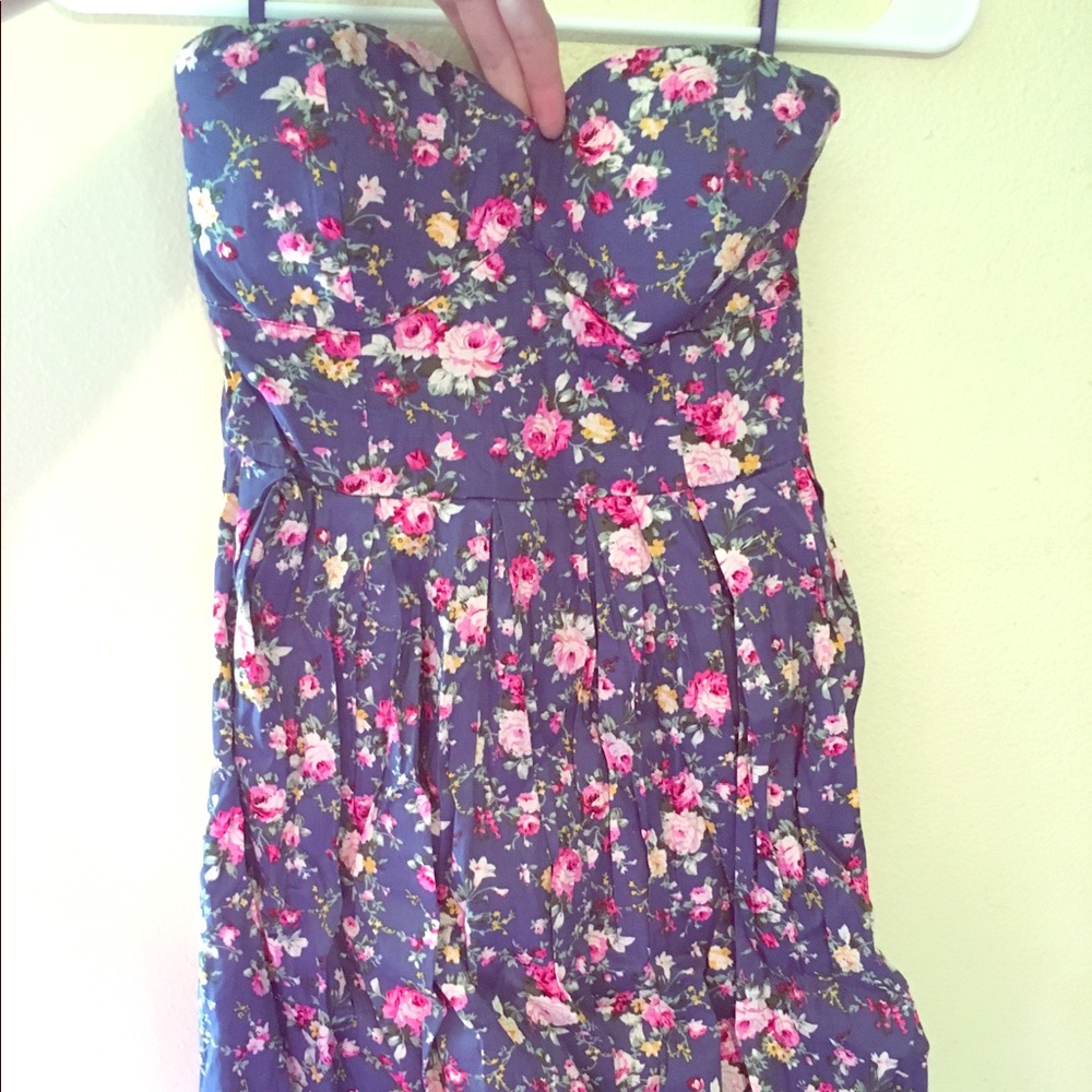 Floral strapless dress